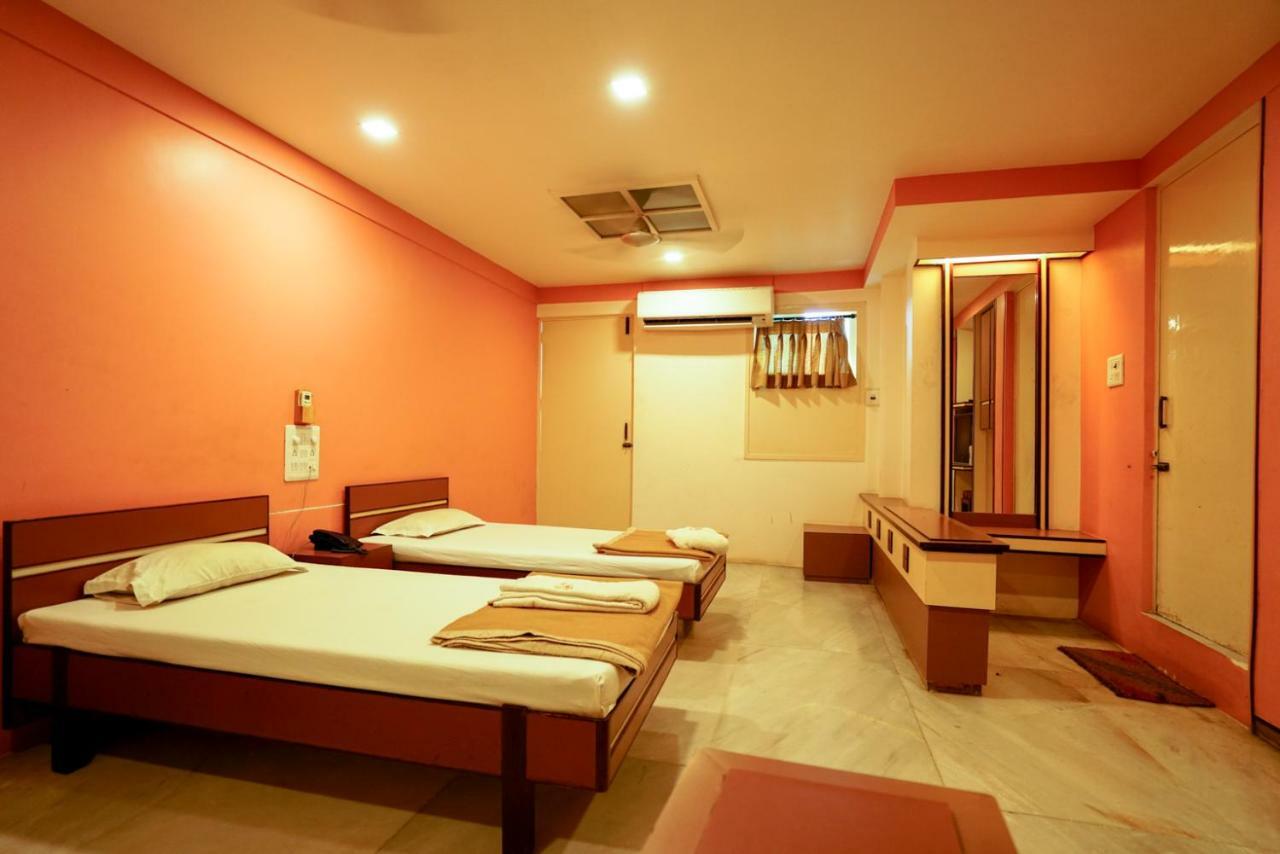 Hotel Ashiana Jāmnagar Exterior foto